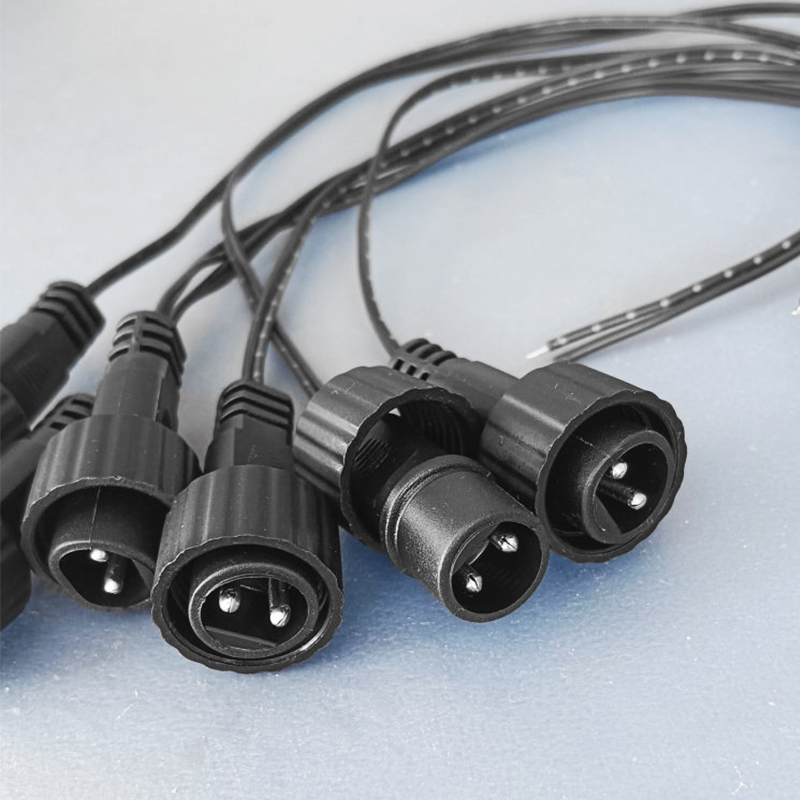 موصل LED ثنائي السن مع سلك 25  - مراجعة Outdoor Lighting Experts وسعره
